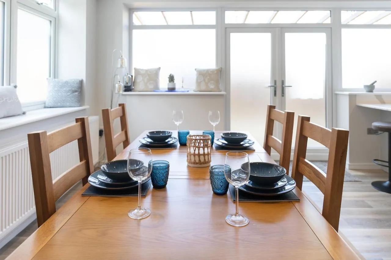 Amazing New Spacious Apartment In Se1 لندن