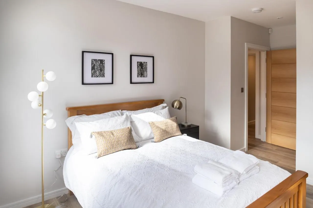 Amazing New Spacious Apartment In Se1 London 0*,