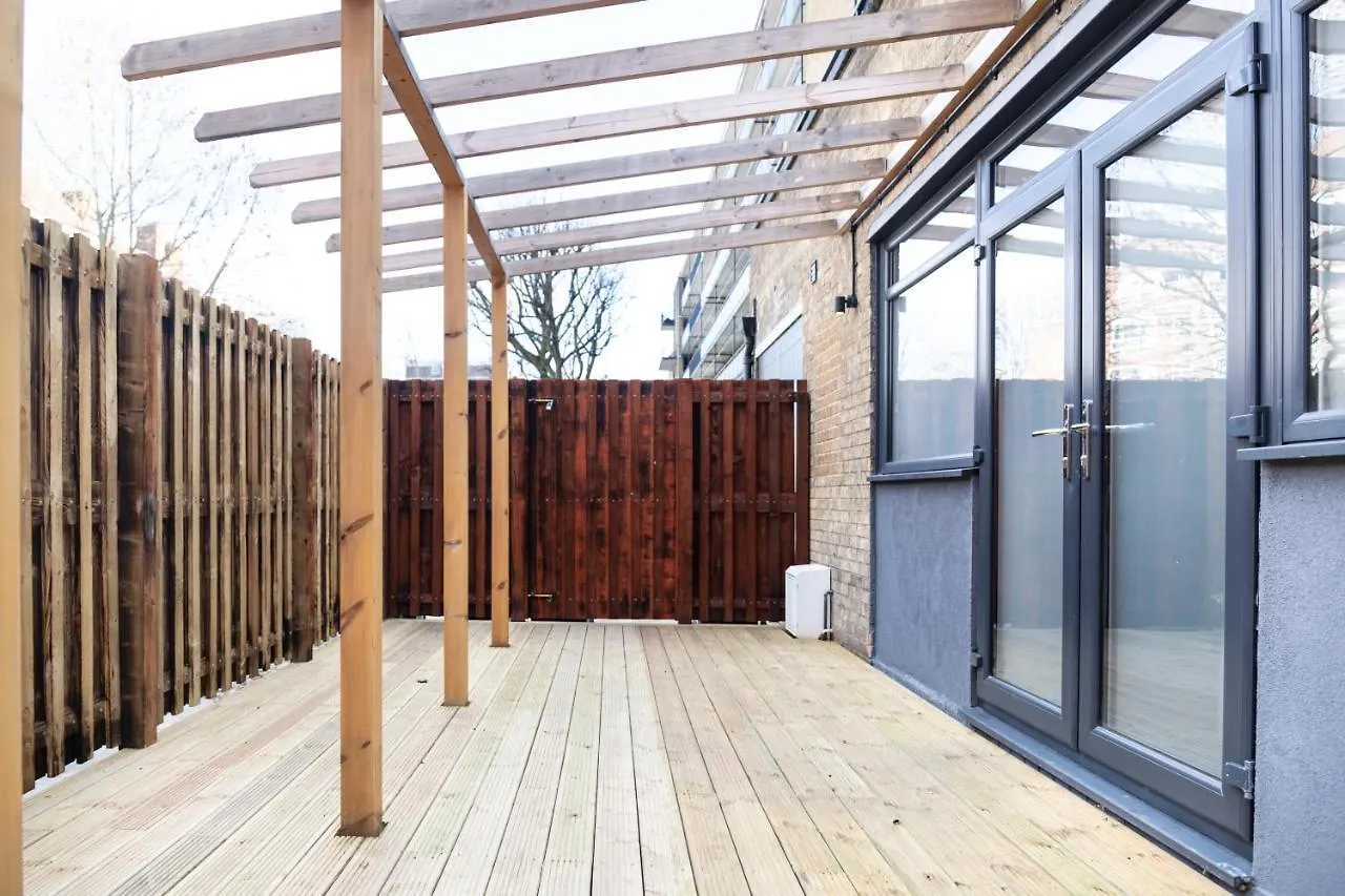 Amazing New Spacious Apartment In Se1 London