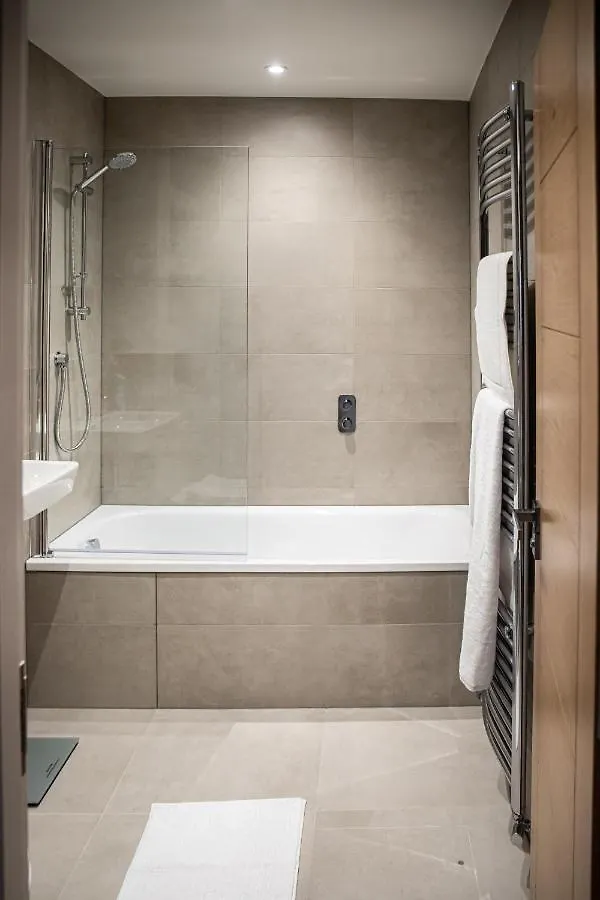 Amazing New Spacious Apartment In Se1 London 0*,